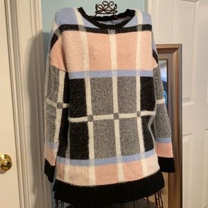 Elle Fuzzy Sweater EUC